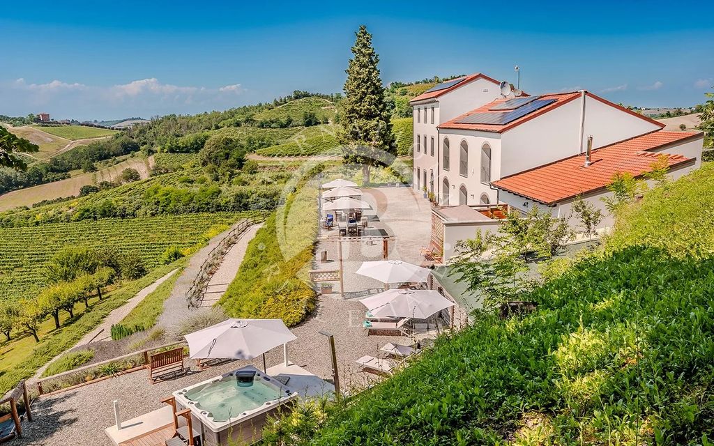 Property photo 2 of 26