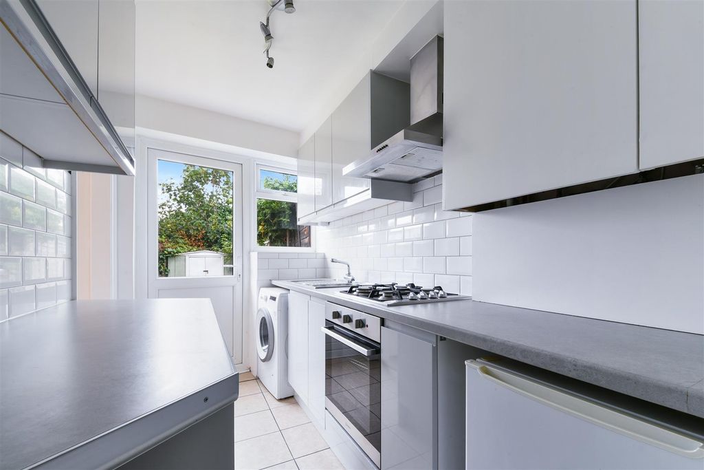 Property photo 2 of 12