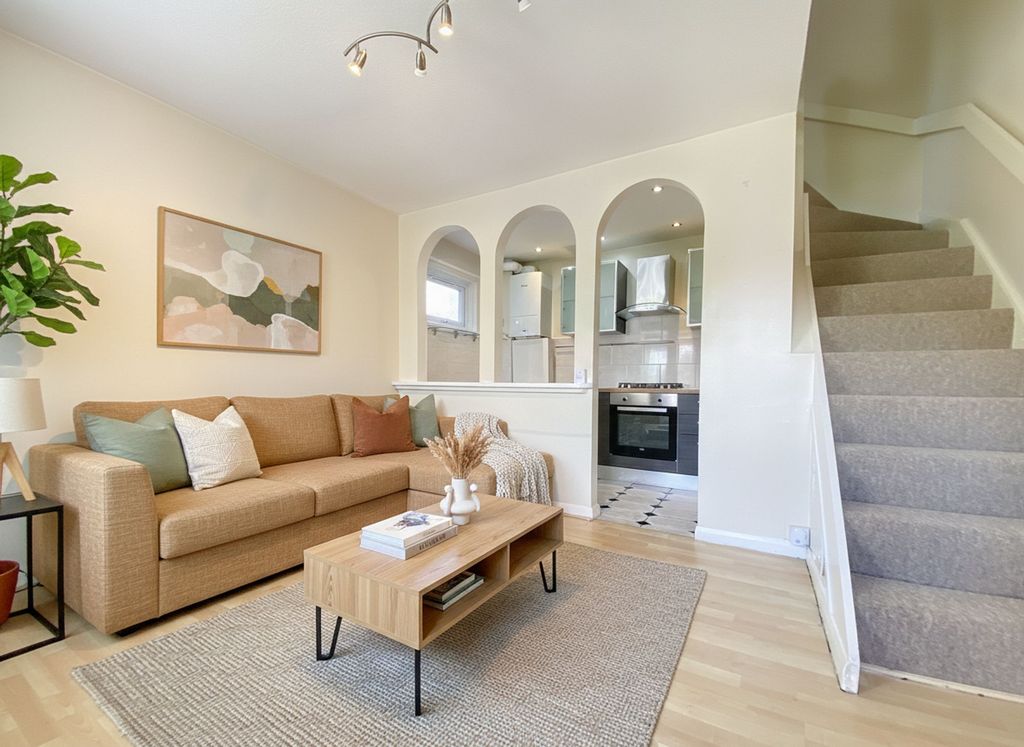 Property photo 2 of 6