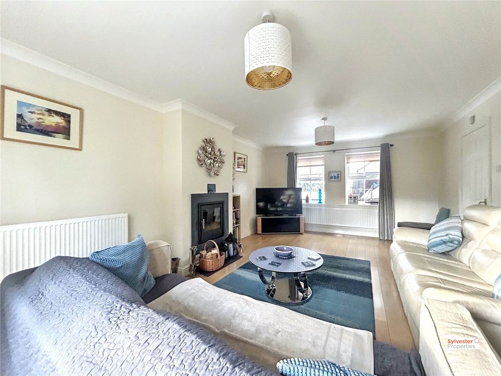 Property photo 3 of 27 Picture No. 13