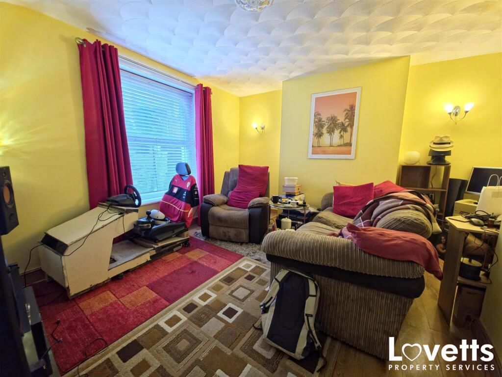 Property photo 3 of 11