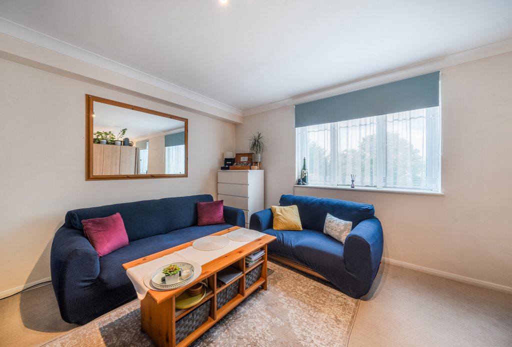 Property photo 2 of 9 1347801-10-68B9A8...