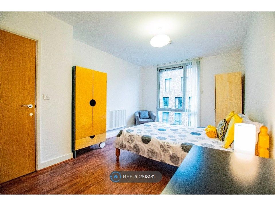 Property photo 3 of 8 Room d