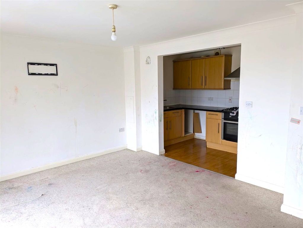 Property photo 1 of 8 Lounge/Kitchen