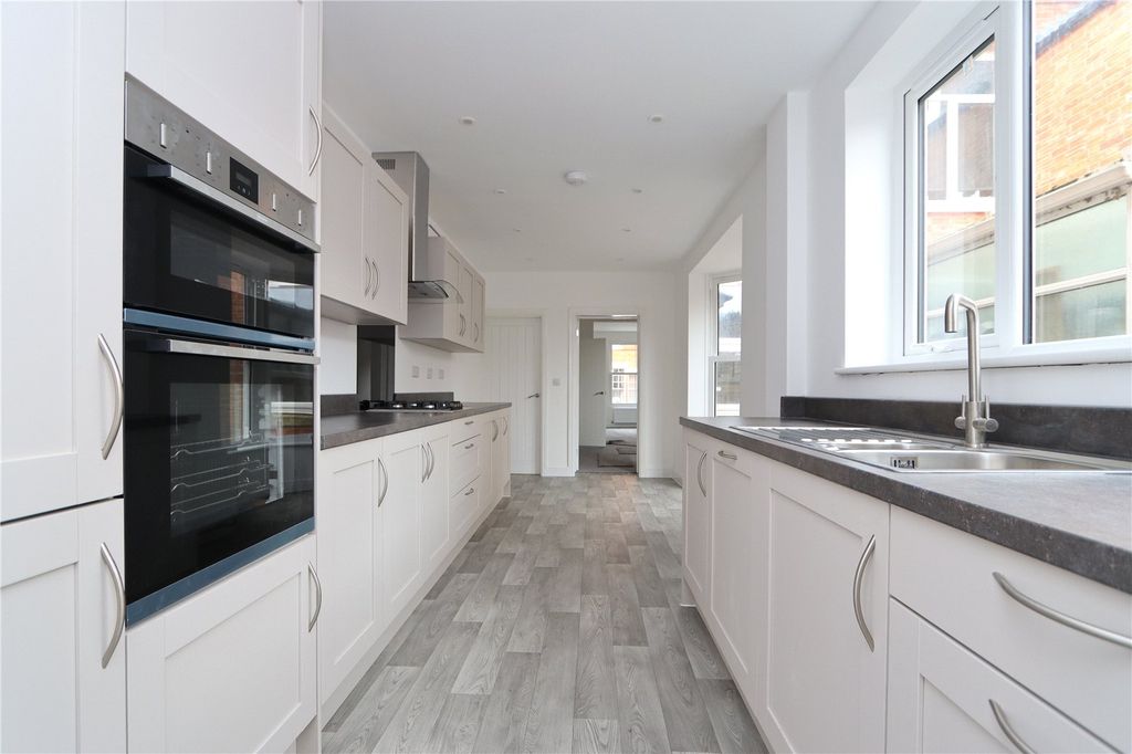 Property photo 2 of 17 Picture No. 04