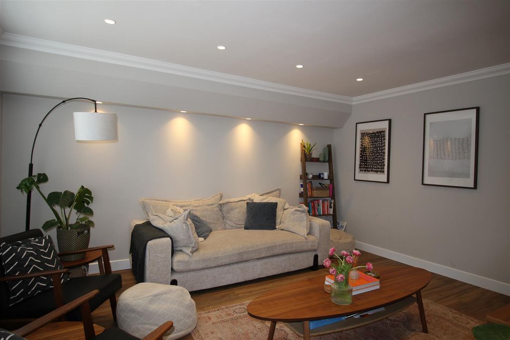 Property photo 2 of 13 Img_0018.Jpg