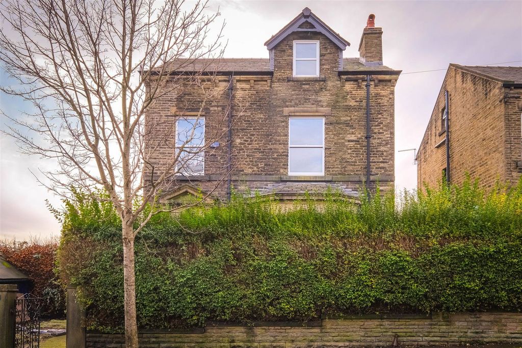 Property photo 1 of 35
