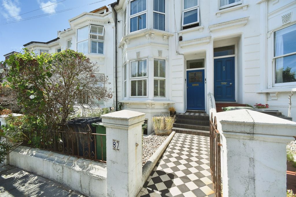 Property photo 1 of 13