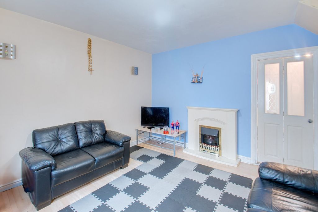 Property photo 3 of 19 Picture No. 18