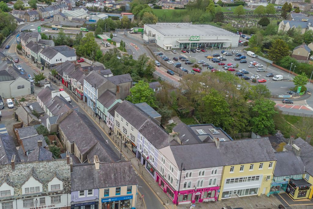 Property photo 2 of 6 Units 1-3, 6, 8 And 10 Church Street, Llangefni, Ll77 7Du