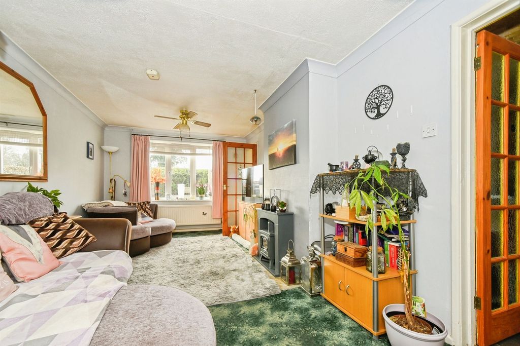 Property photo 2 of 20