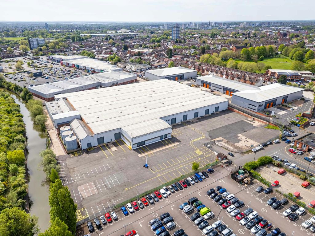 Property photo 1 of 6 Coventry_Drone_019_En.Jpg