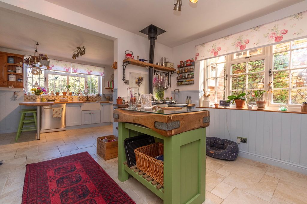 Property photo 3 of 21