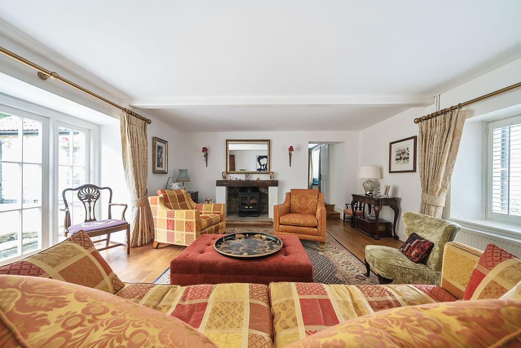 Property photo 3 of 22