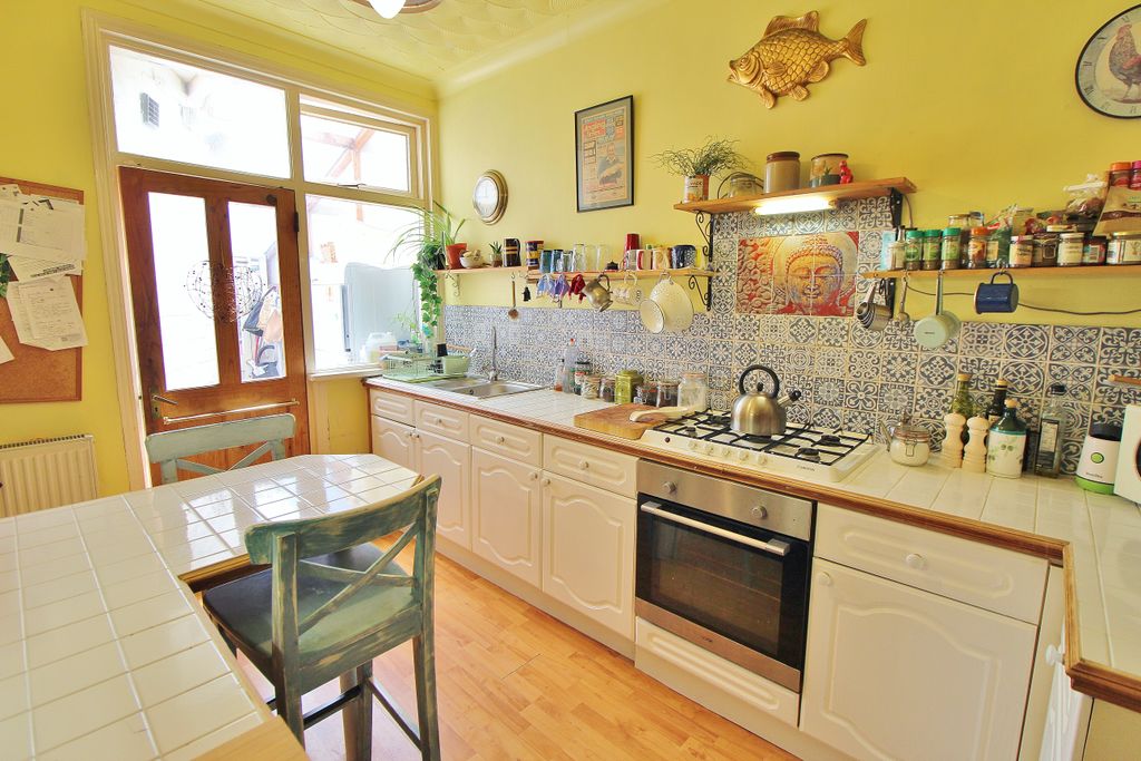 Property photo 3 of 27