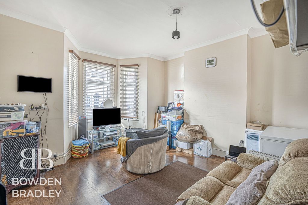 Property photo 2 of 18