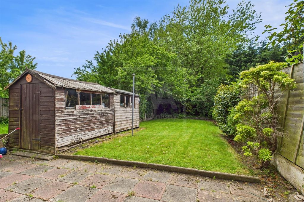 Property photo 3 of 18 Garden