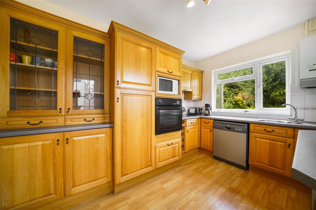 Property photo 2 of 15 3 Mayfields - X4Ydxp64Llrfuzcagdwr.Jpg