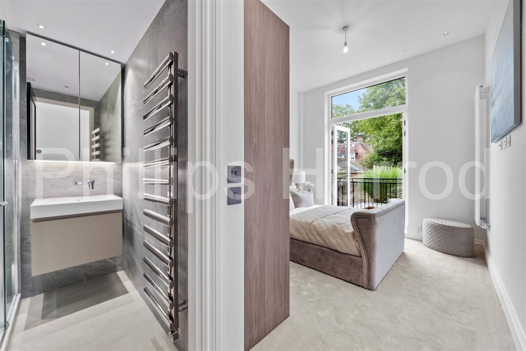 Property photo 3 of 25 Flat 4, 49 Fitzjohns Avenue Nw3 6Ph-3.Jpg