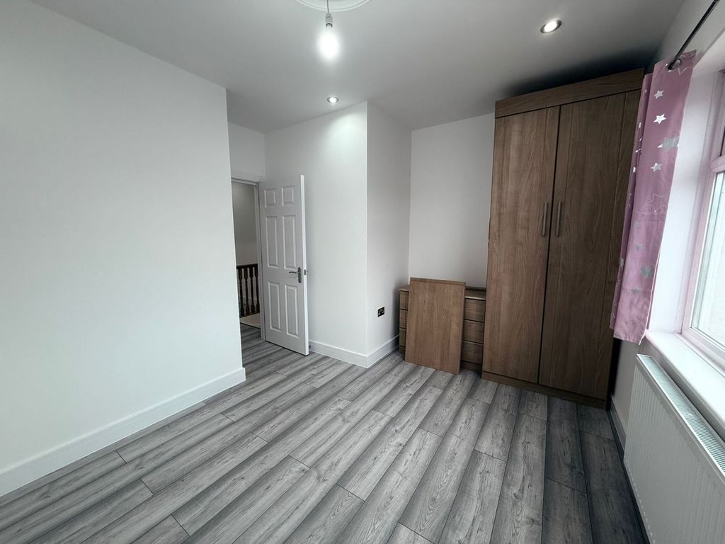 Property photo 3 of 11 Gallery