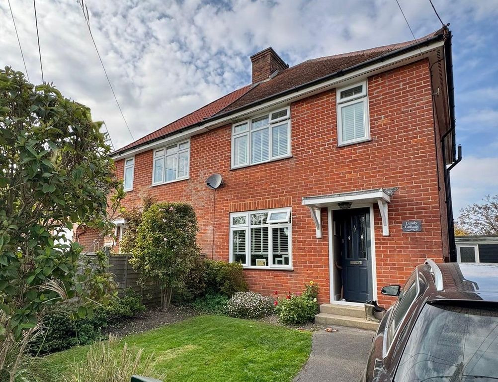 Property photo 1 of 30 3 Bedroom Character Cottage