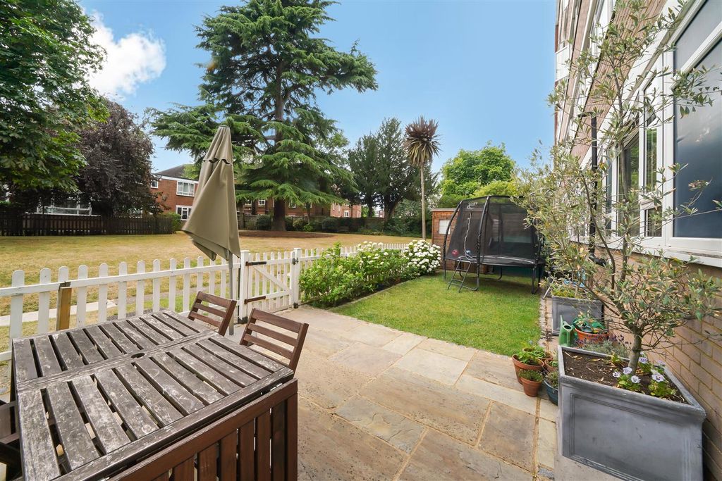 Property photo 1 of 15 Burton Lodge
