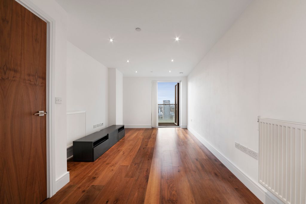 Property photo 1 of 16 Photo 9