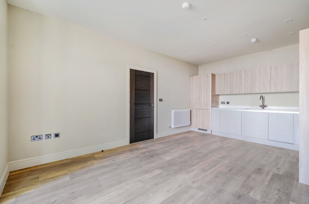 Property photo 3 of 9 1494177-15-6A5646...