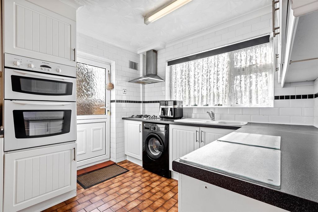 Property photo 3 of 22 Dining Kitchen