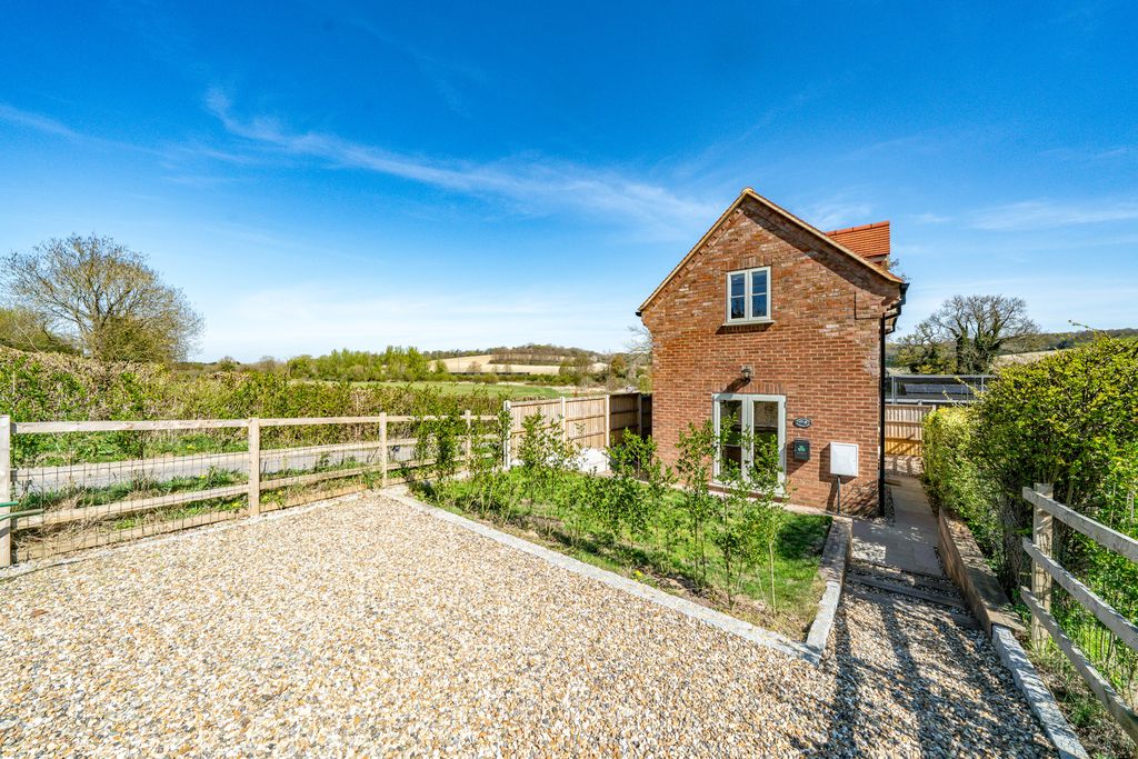 Property photo 2 of 15 Meadow-Cottage-1003