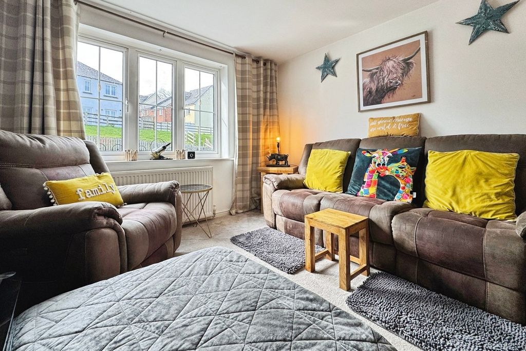 Property photo 3 of 25