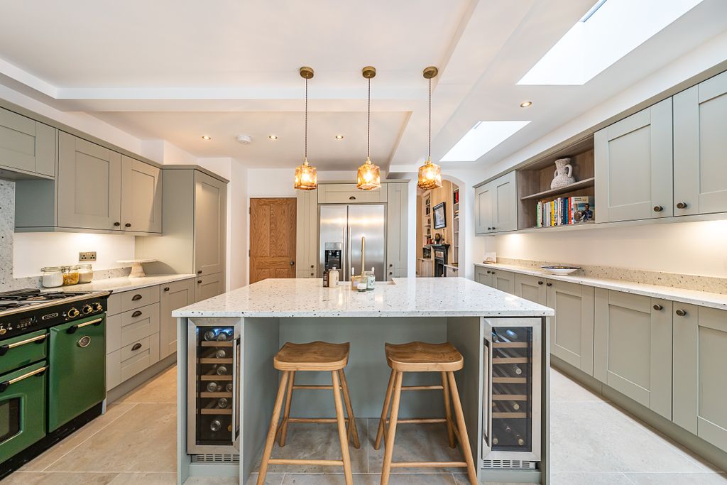 Property photo 2 of 23