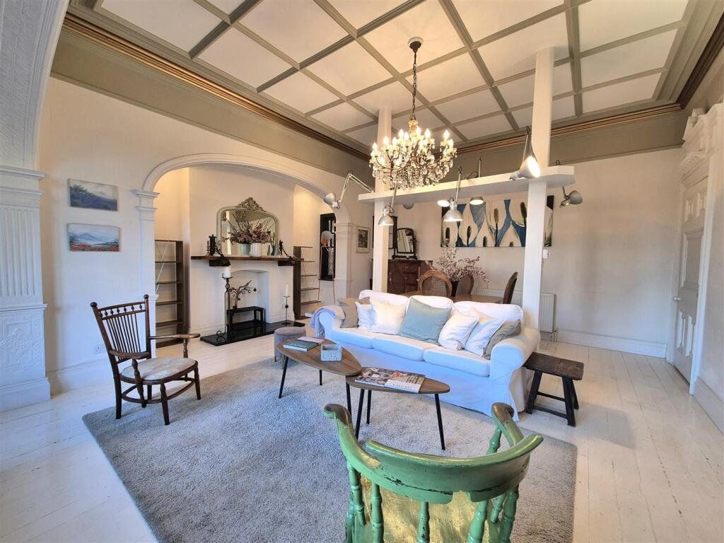 Property photo 2 of 21