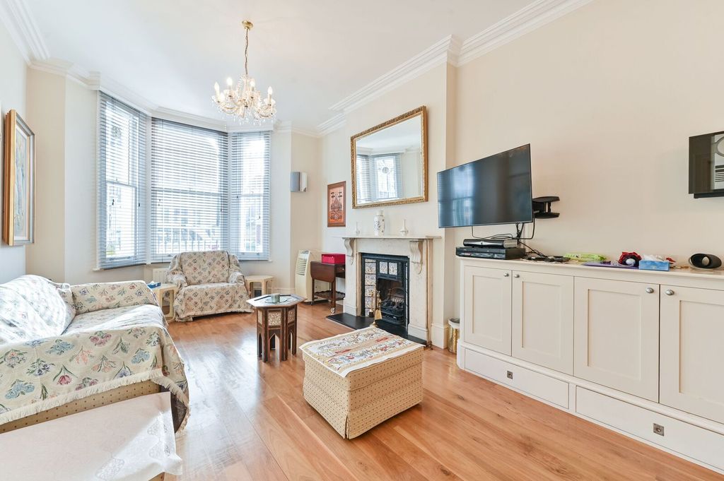 Property photo 2 of 35