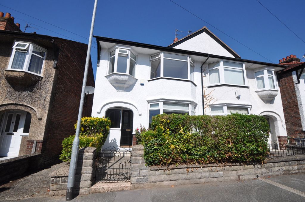 Property photo 1 of 33