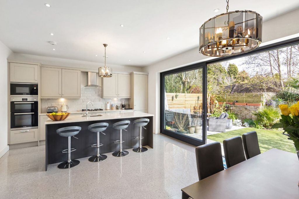 Property photo 3 of 23 Picture No. 20