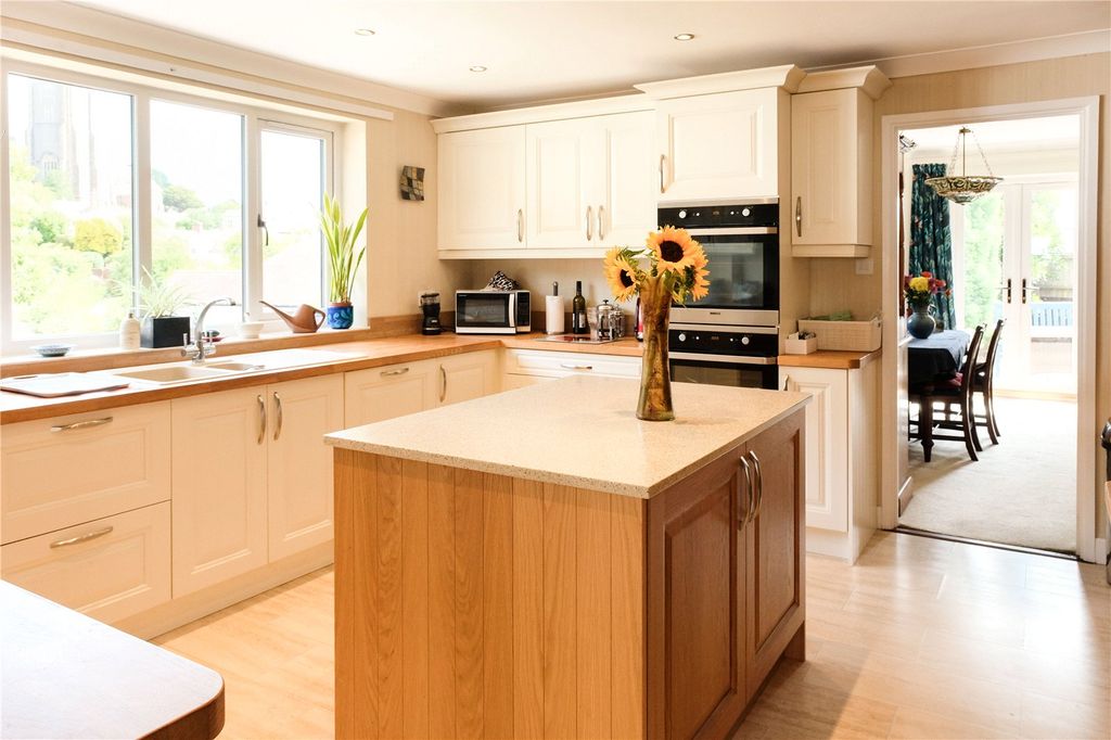 Property photo 2 of 19 Picture No. 04