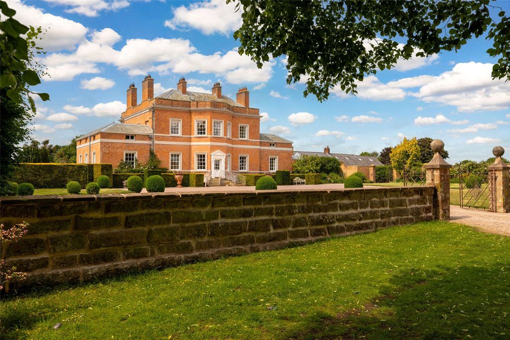 Property photo 2 of 56 Stretton Hall