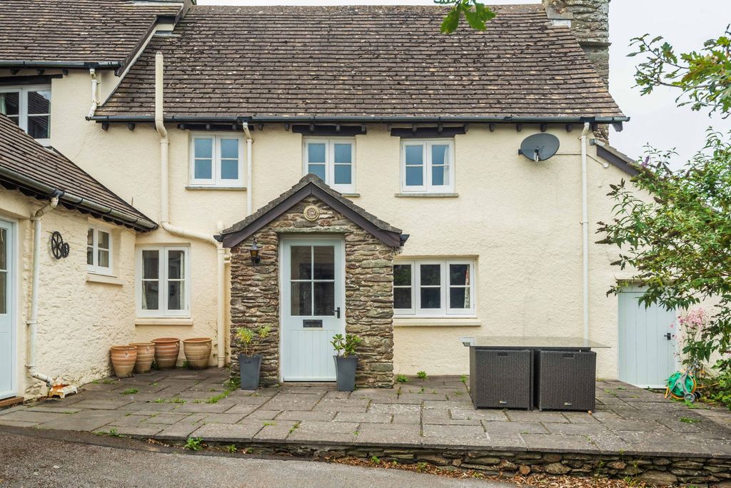 Property photo 1 of 28