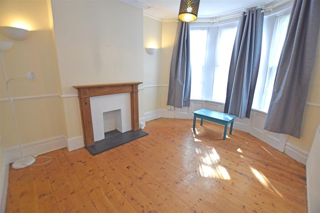 Property photo 2 of 20 Front Room.Jpg
