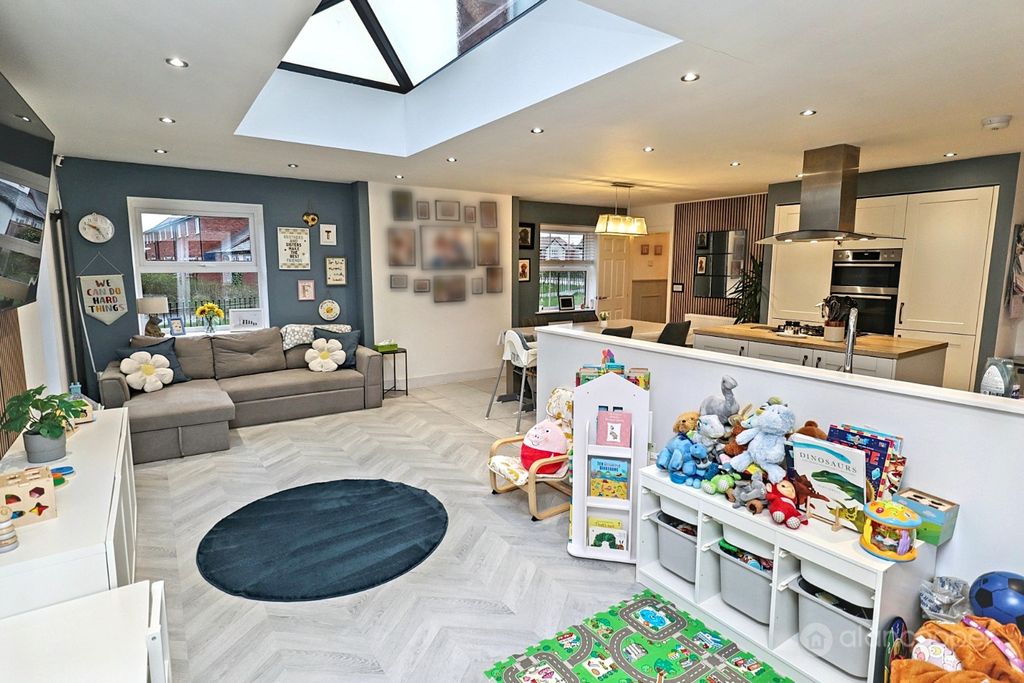 Property photo 3 of 39 4969633