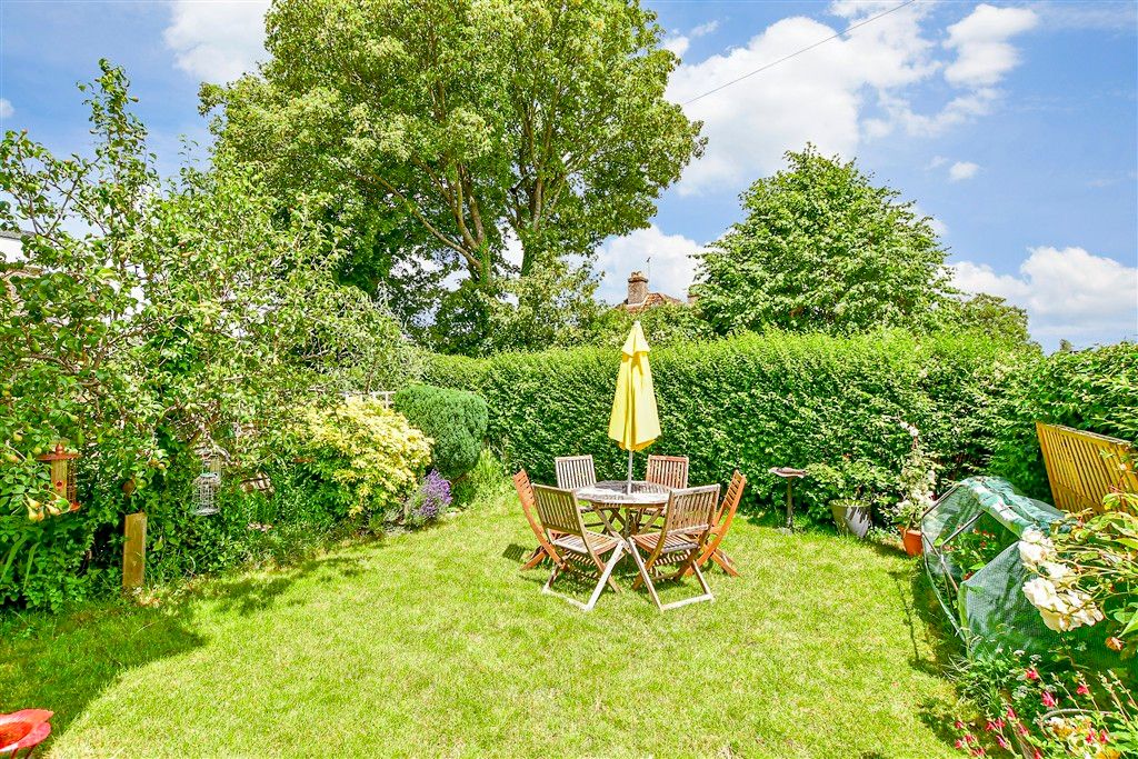 Property photo 1 of 12 Side Garden