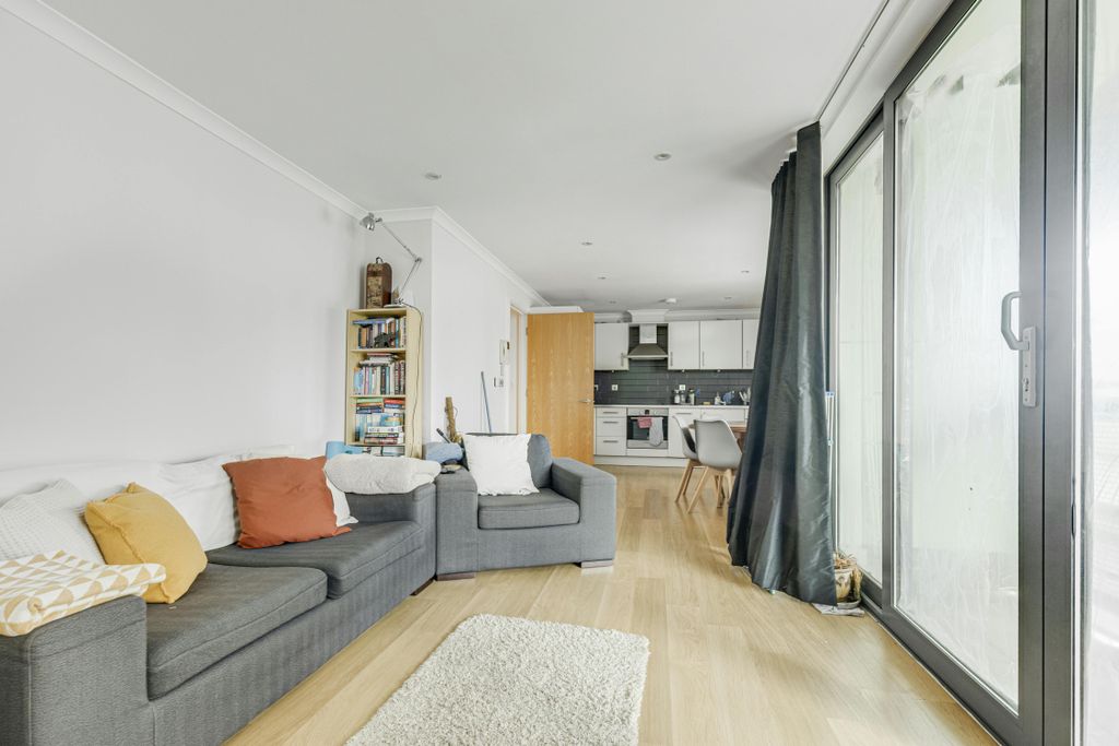 Property photo 2 of 10 Open-Plan Living