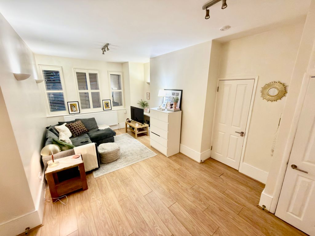 Property photo 1 of 4