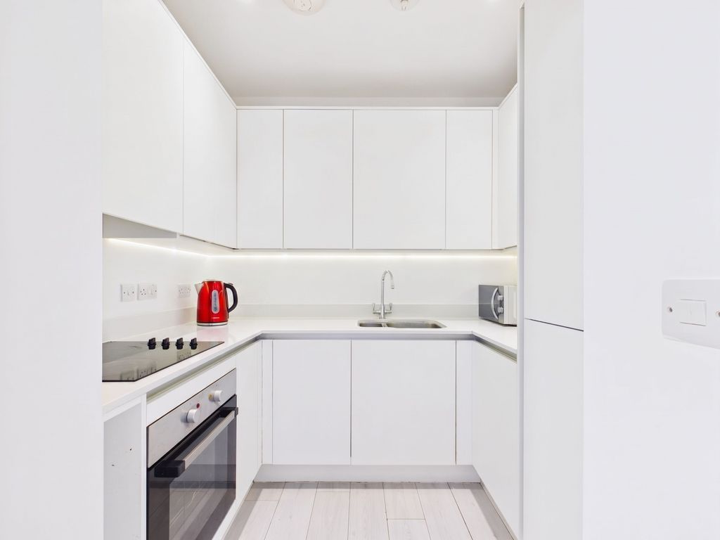 Property photo 3 of 10 Cherry Tree House - Ewemove - Kitchen