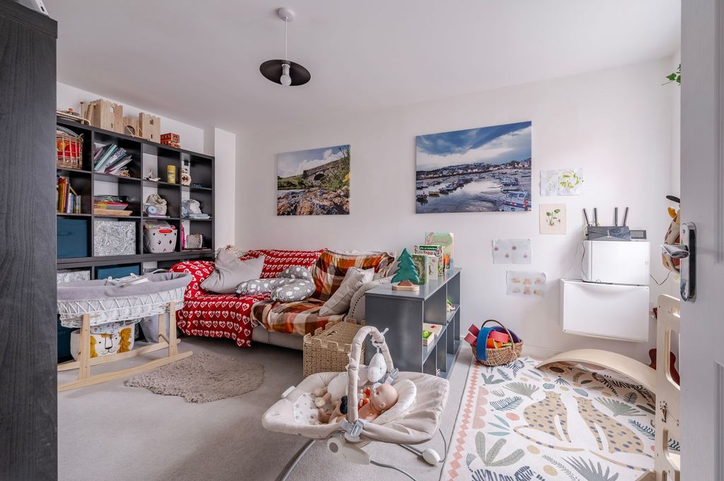 Property photo 2 of 13