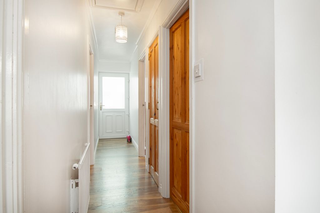 Property photo 3 of 33