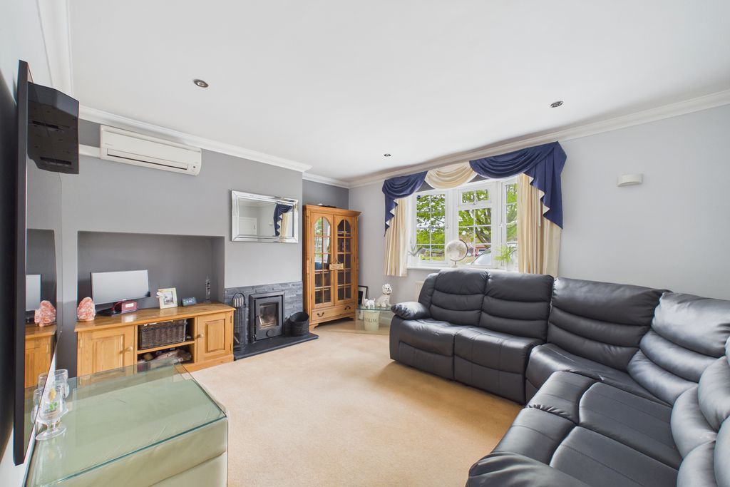 Property photo 3 of 19 Photo 18