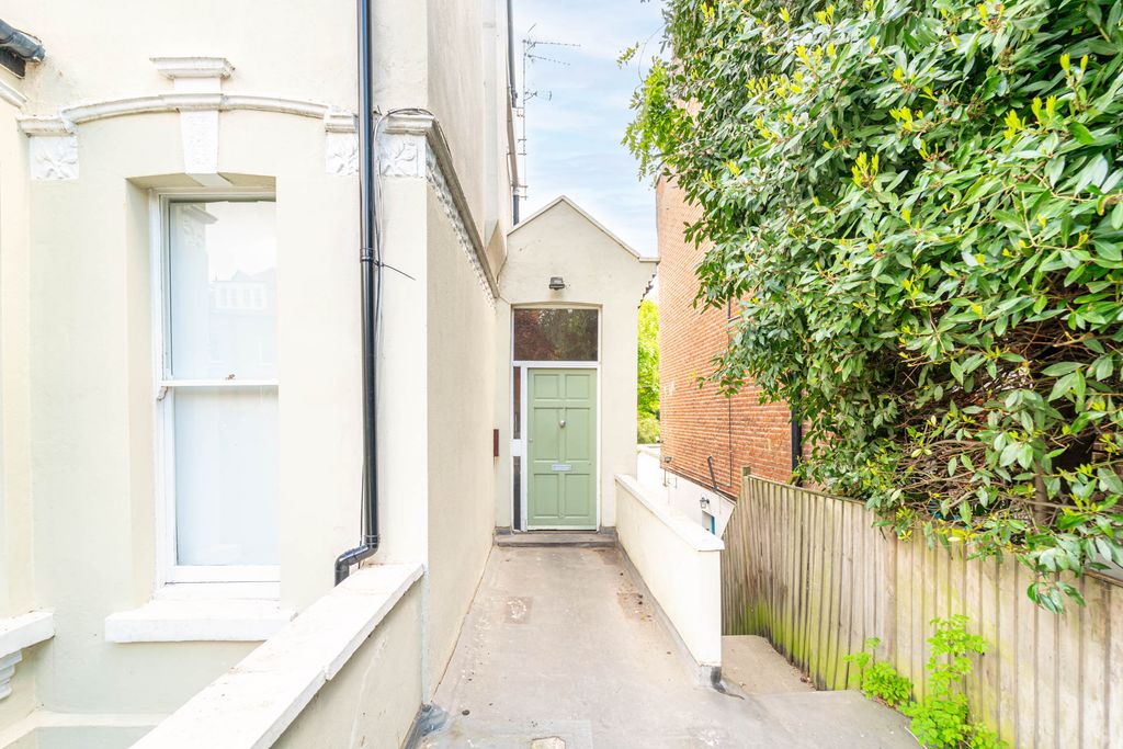 Property photo 3 of 20 Mba00498-Edit
