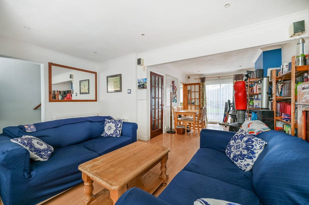 Property photo 2 of 9